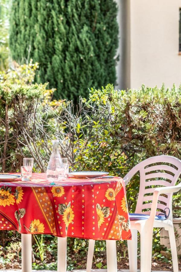 Cosy Studio Just A Stone'S Throw From The Beach Sainte-Maxime Exterior foto